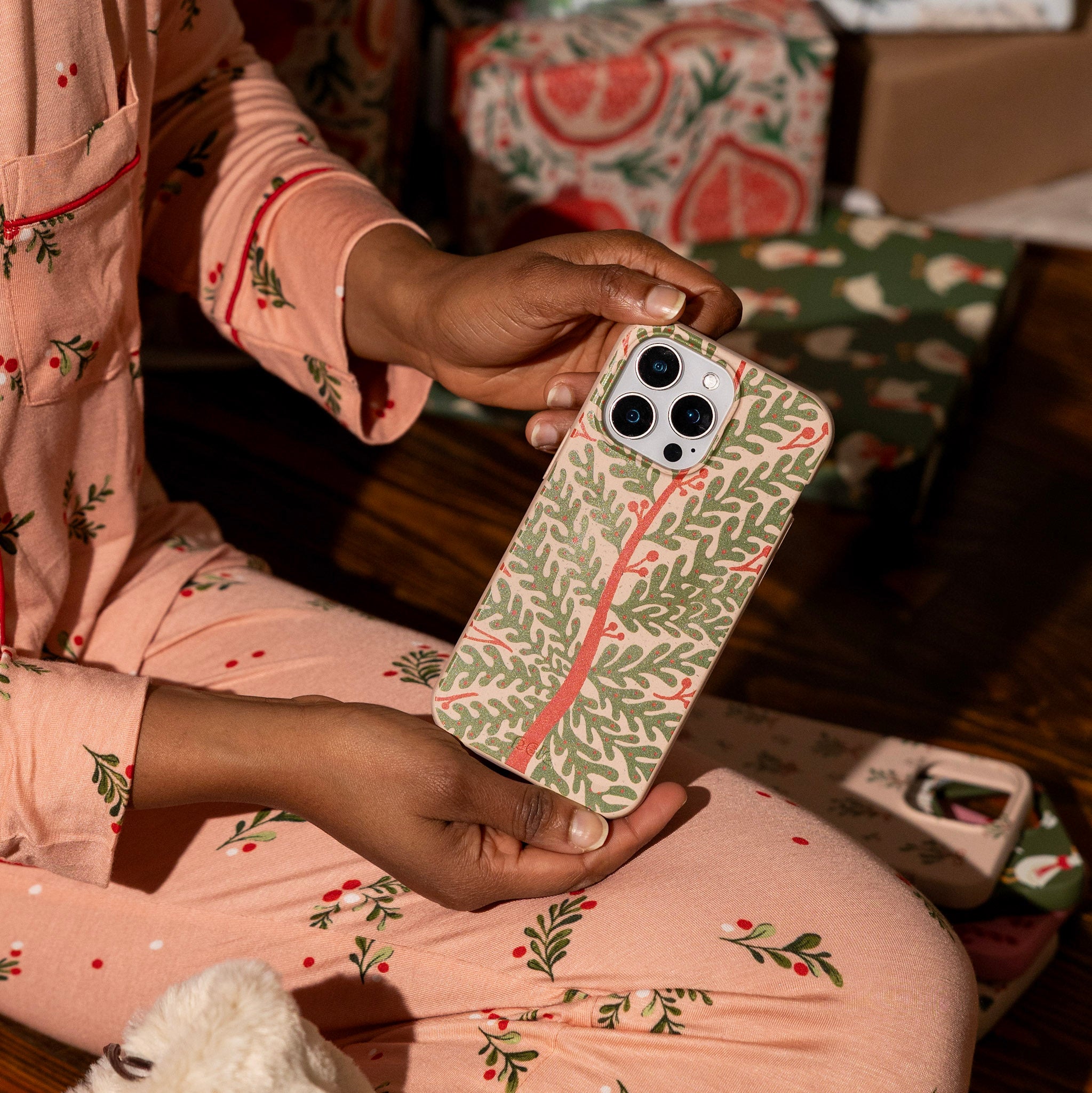 FESTIVE-FOLIAGE_IP16_Seashell