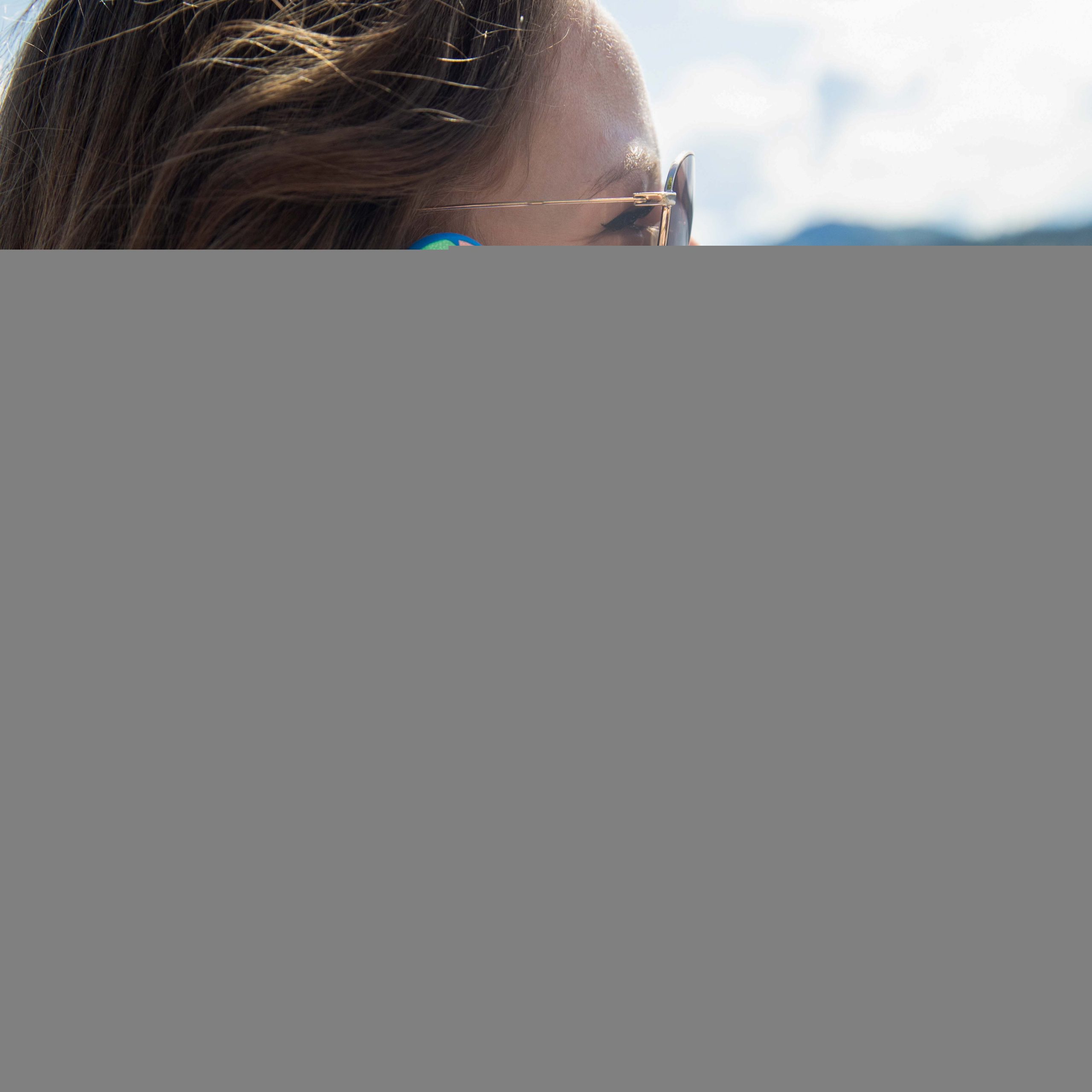 UNDERWATER-BLOOMS_S23PLUS_ElectricBlue