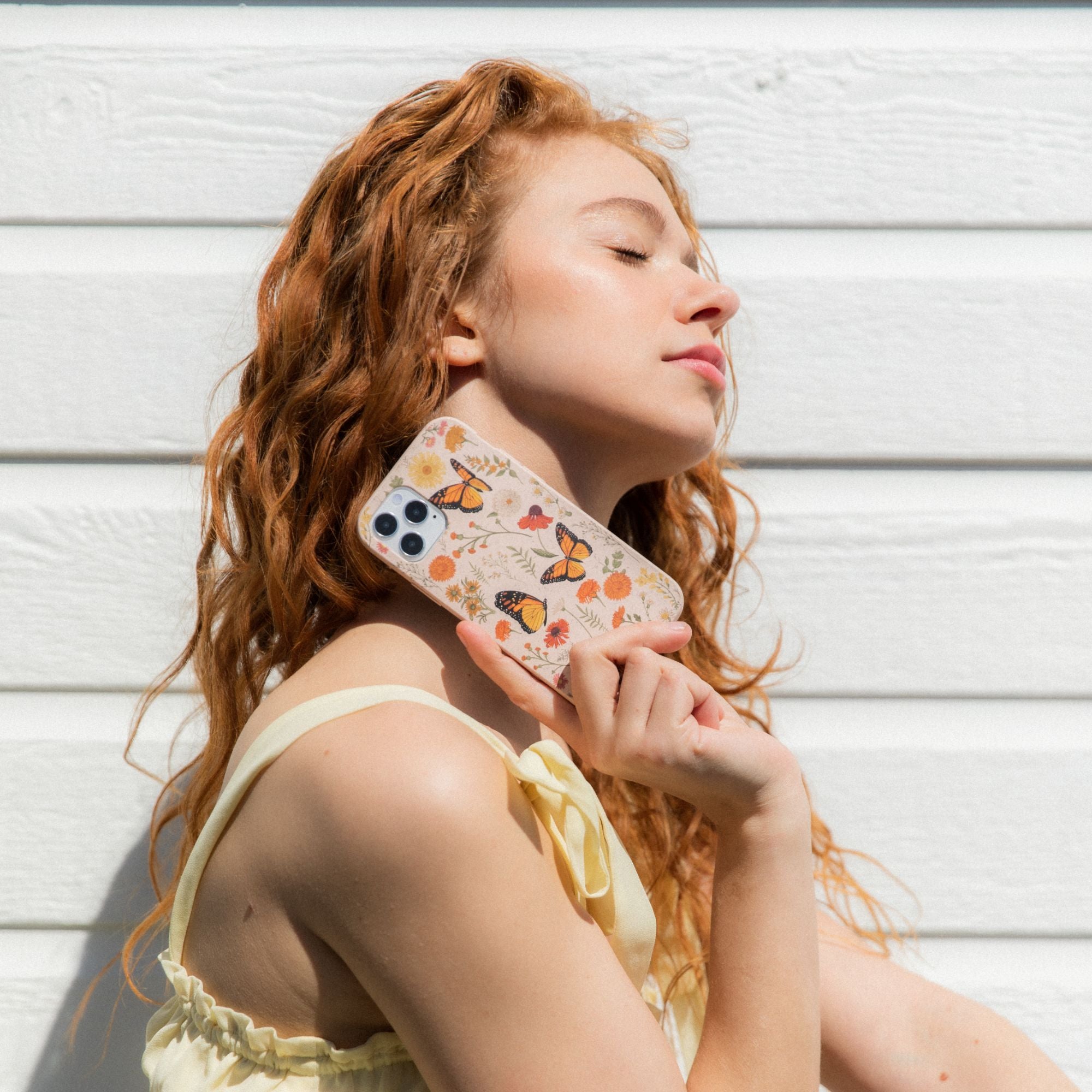 MONARCH-BUTTERFLY_IP7_Seashell_79db1cbc-b05b-4212-a1ac-25547268d73a