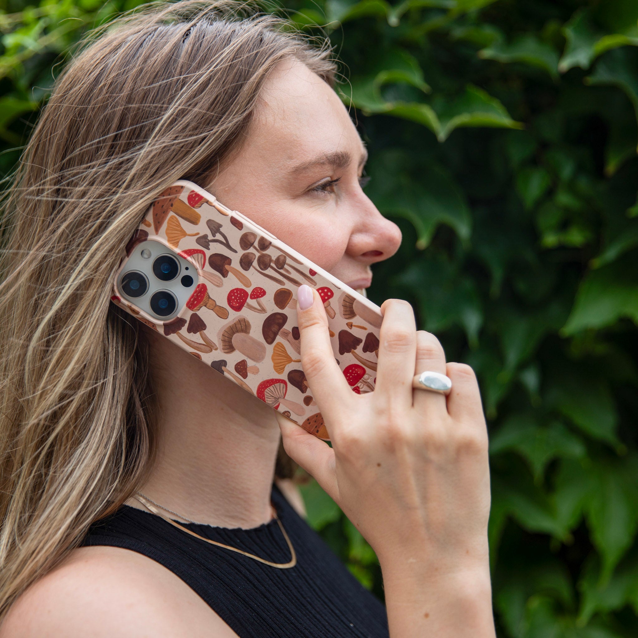 SHROOMY-DAYS_IP13_Seashell