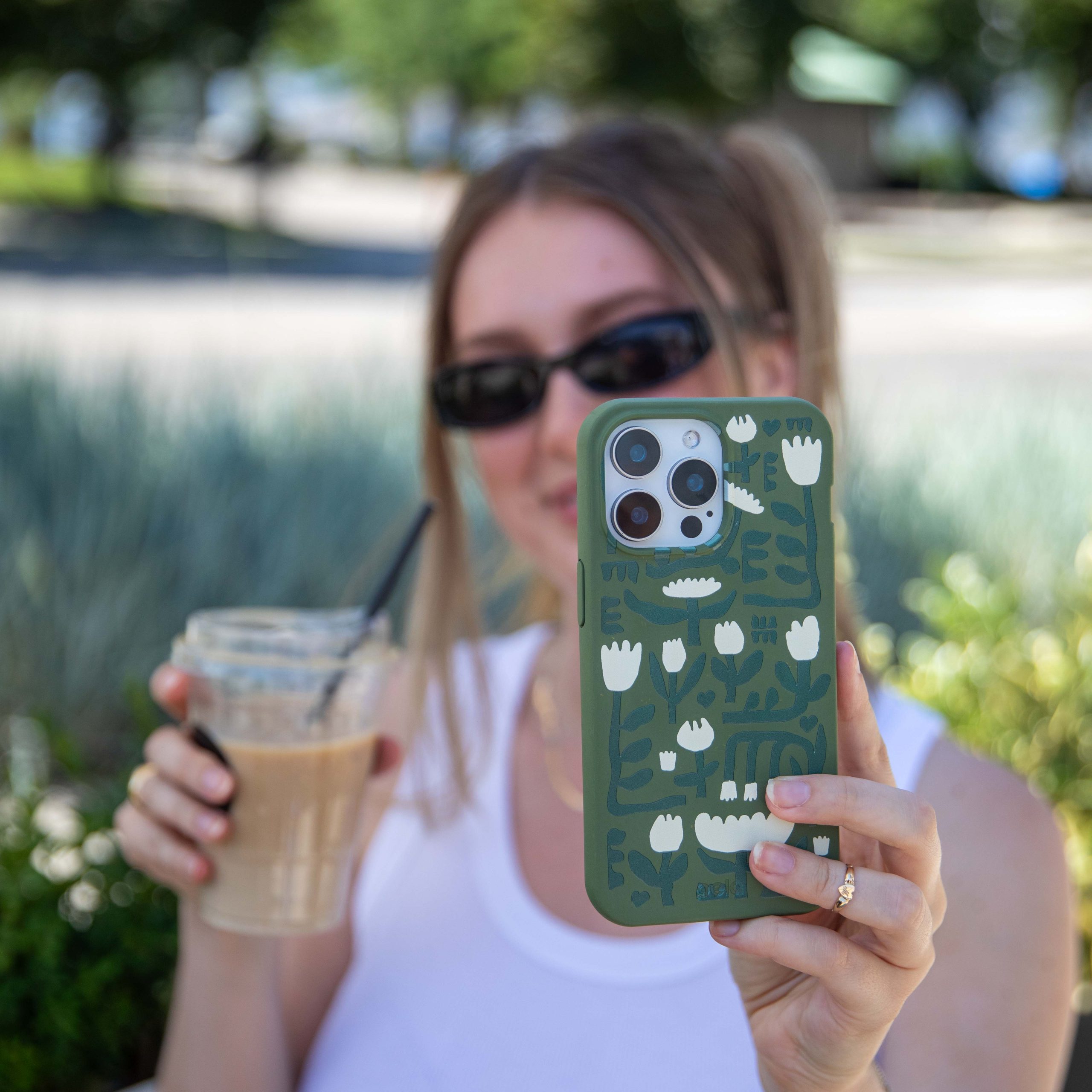ABSTRACT-TULIPS_PX6A_ForestFloor