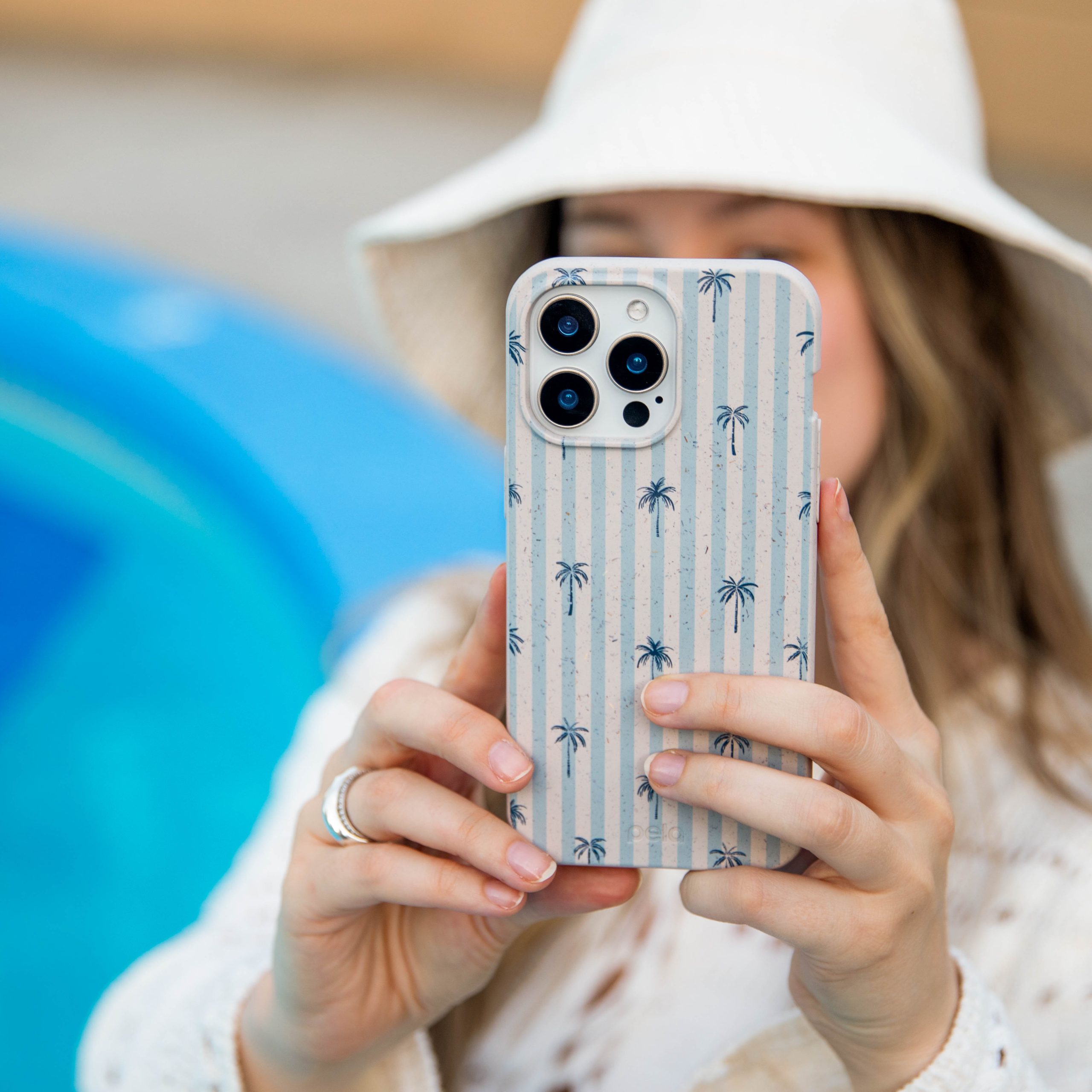 TROPICAL-STRIPES_S23PLUS_LondonFog