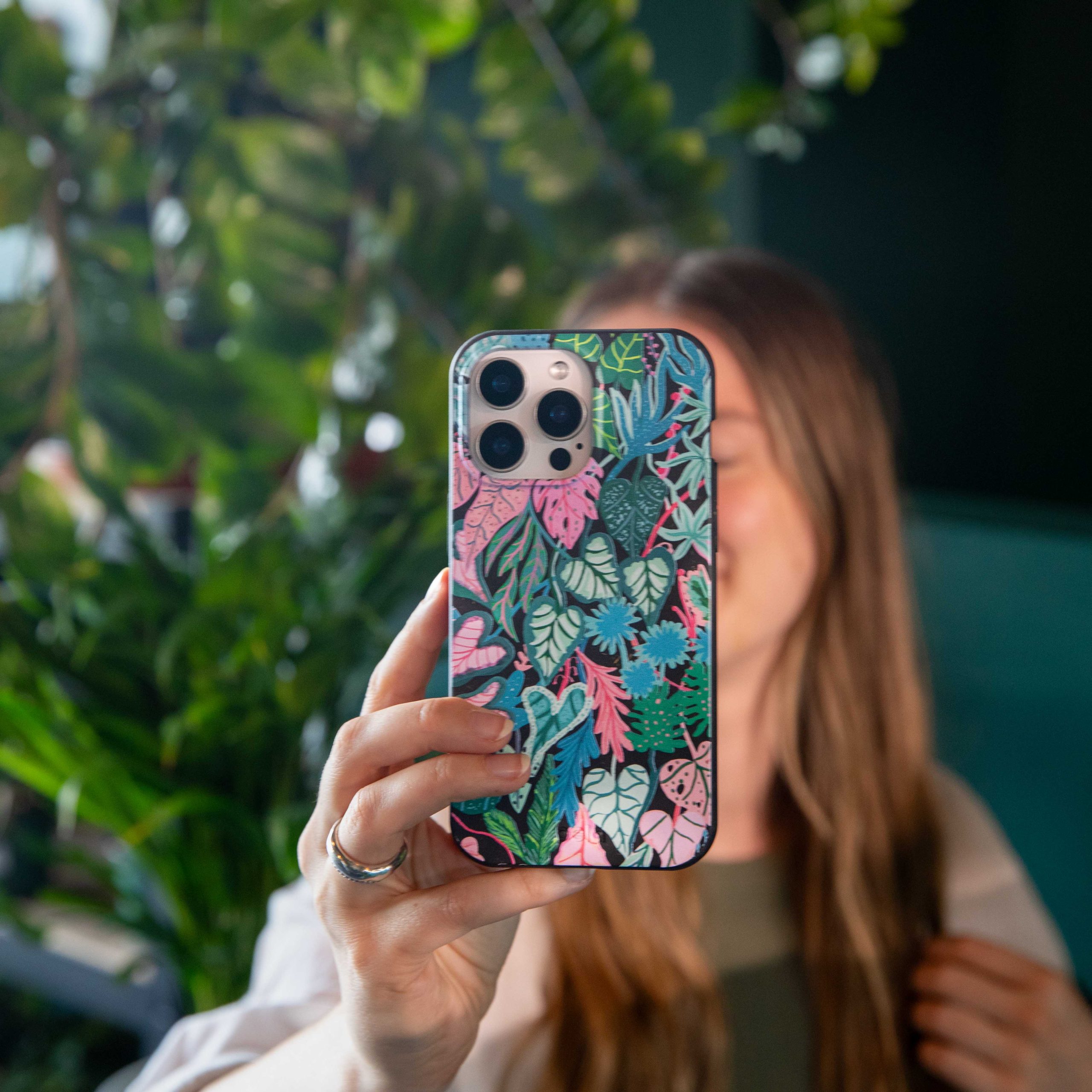 TROPIC-NOIR_IP16PLUS_Black