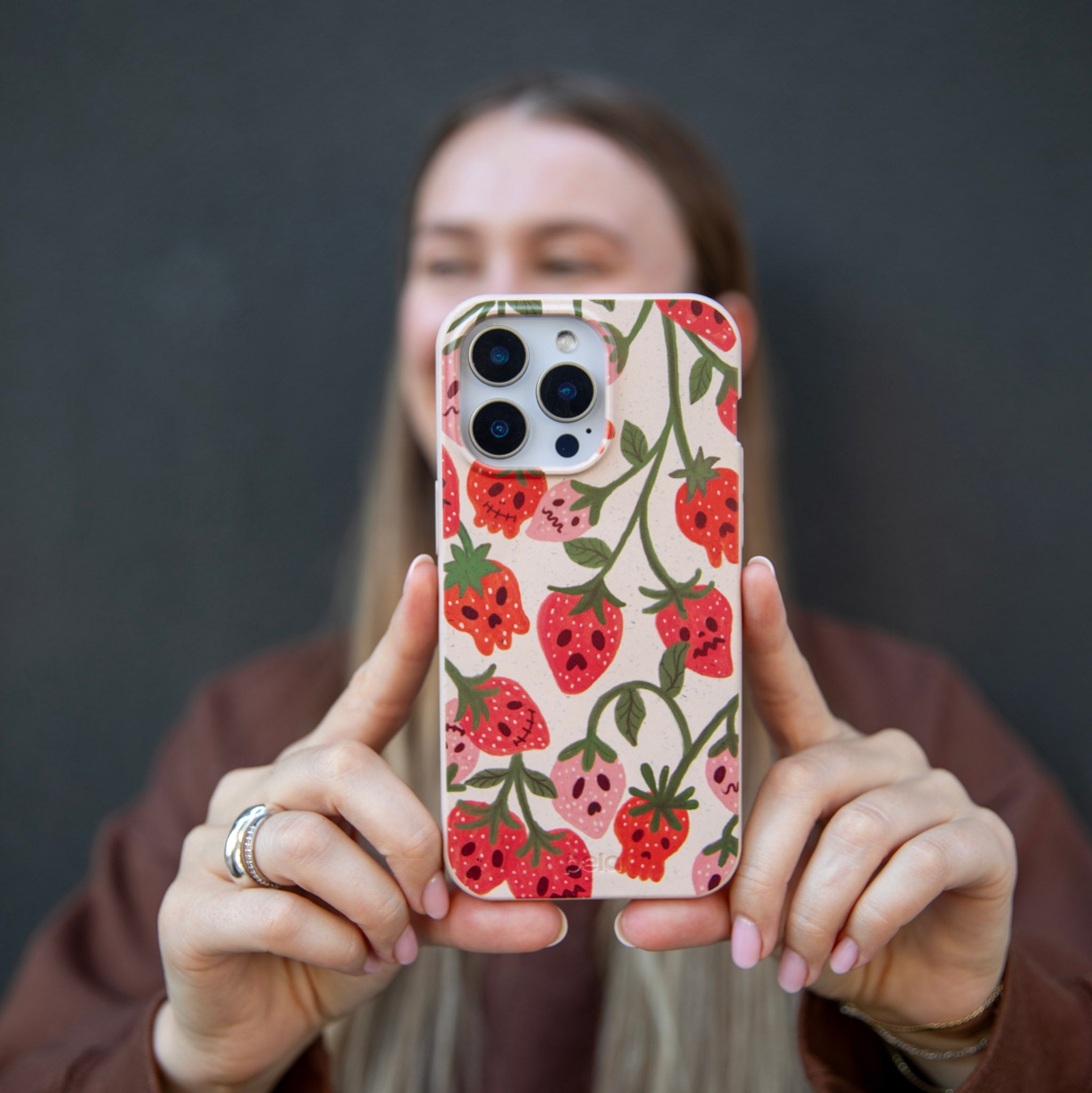 STRAWBOORIES_S23PLUS_Seashell