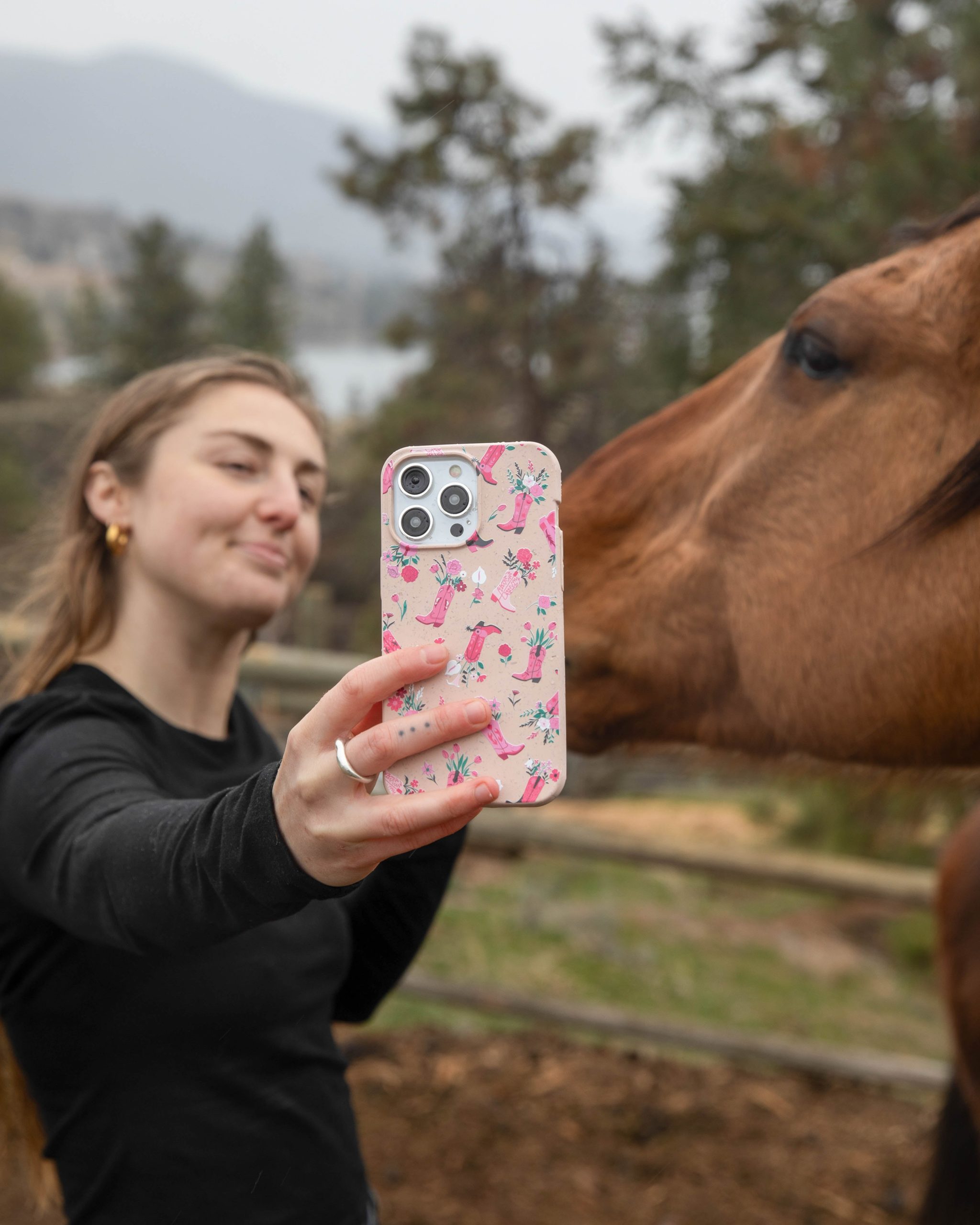 BOOTS-N-FLOWERS_S24_Seashell