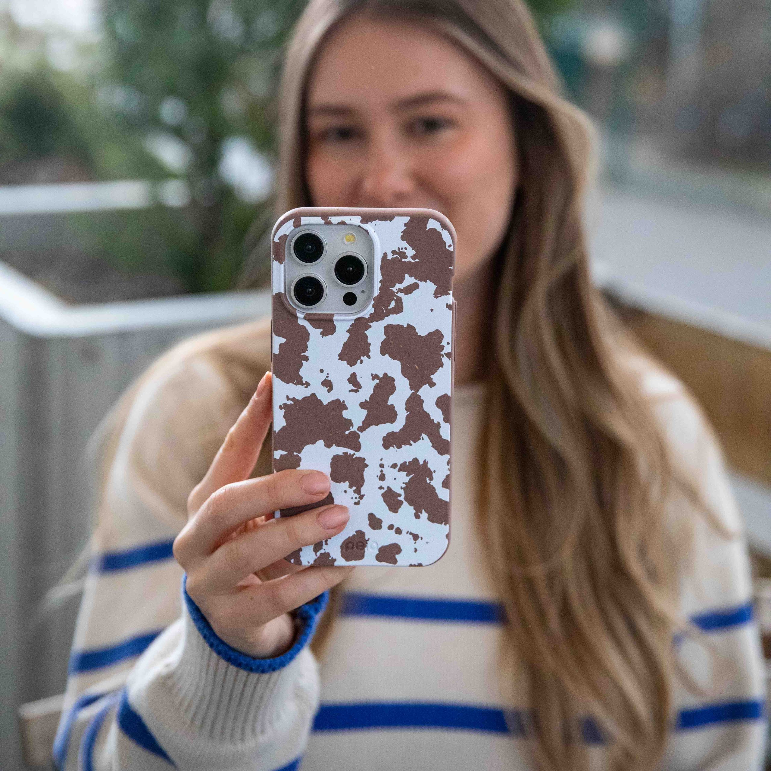 COW-COUTURE_S23PLUS_ChocolateBrown