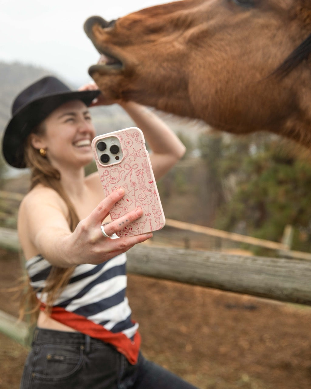COWGIRL-CHIC_IP7_Seashell