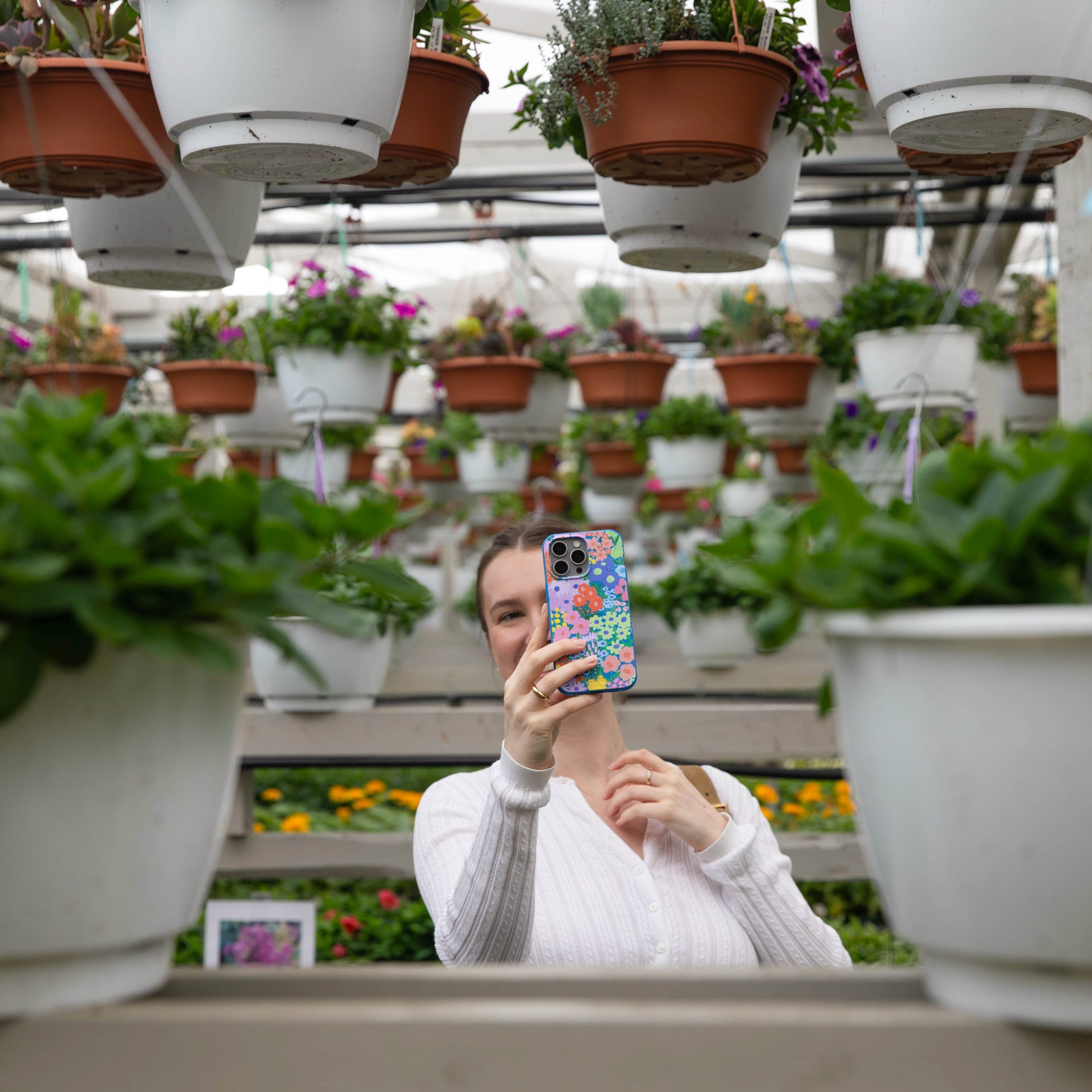 PAINTED-GARDEN_IP7_ElectricBlue