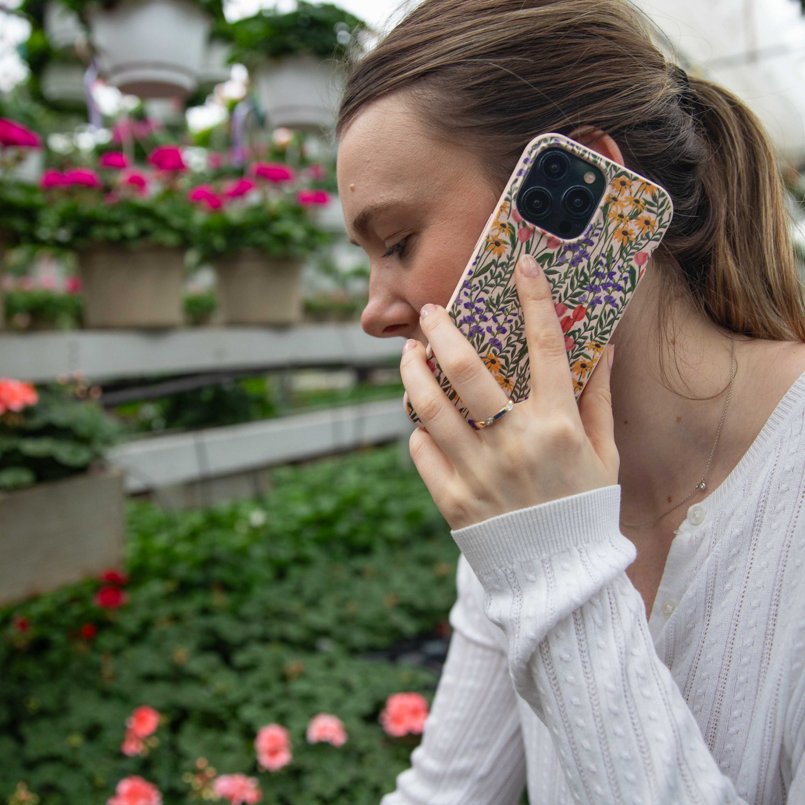 FLOWER-FIELD_IP16_Seashell