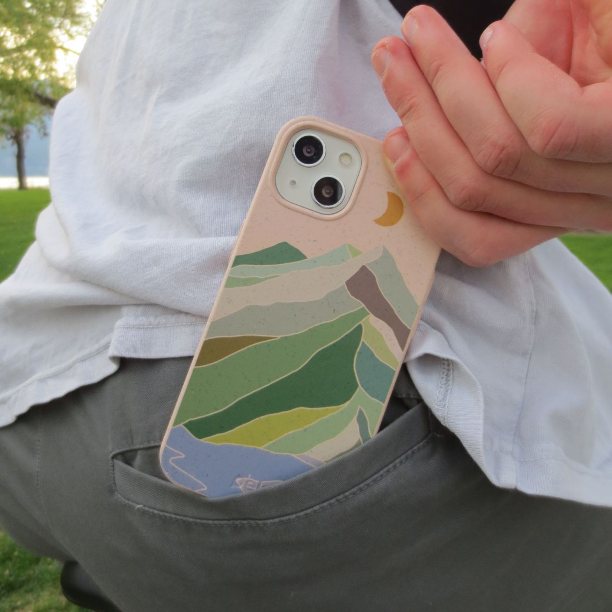 MOUNTAIN-SKETCH_S23PLUS_Seashell