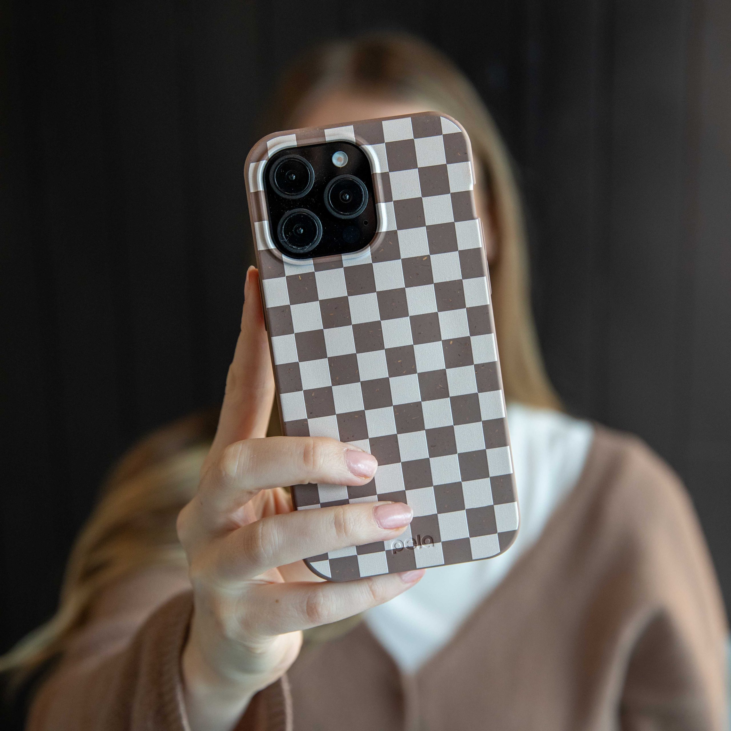 LATTE-CHECK_IP7_ChocolateBrown