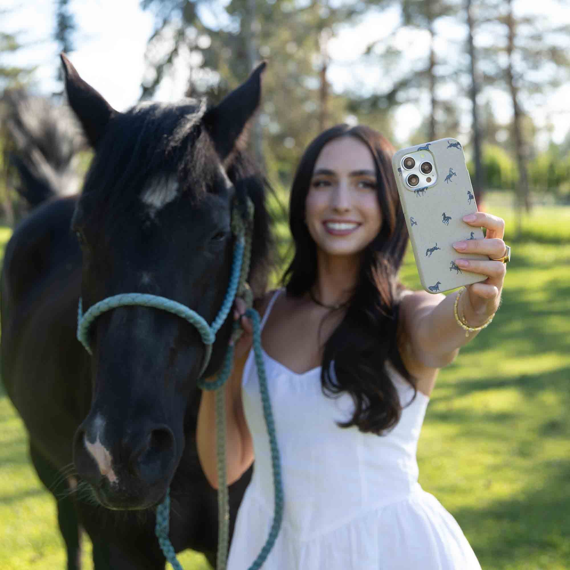 MINI-HORSES_S24PLUS_LondonFog