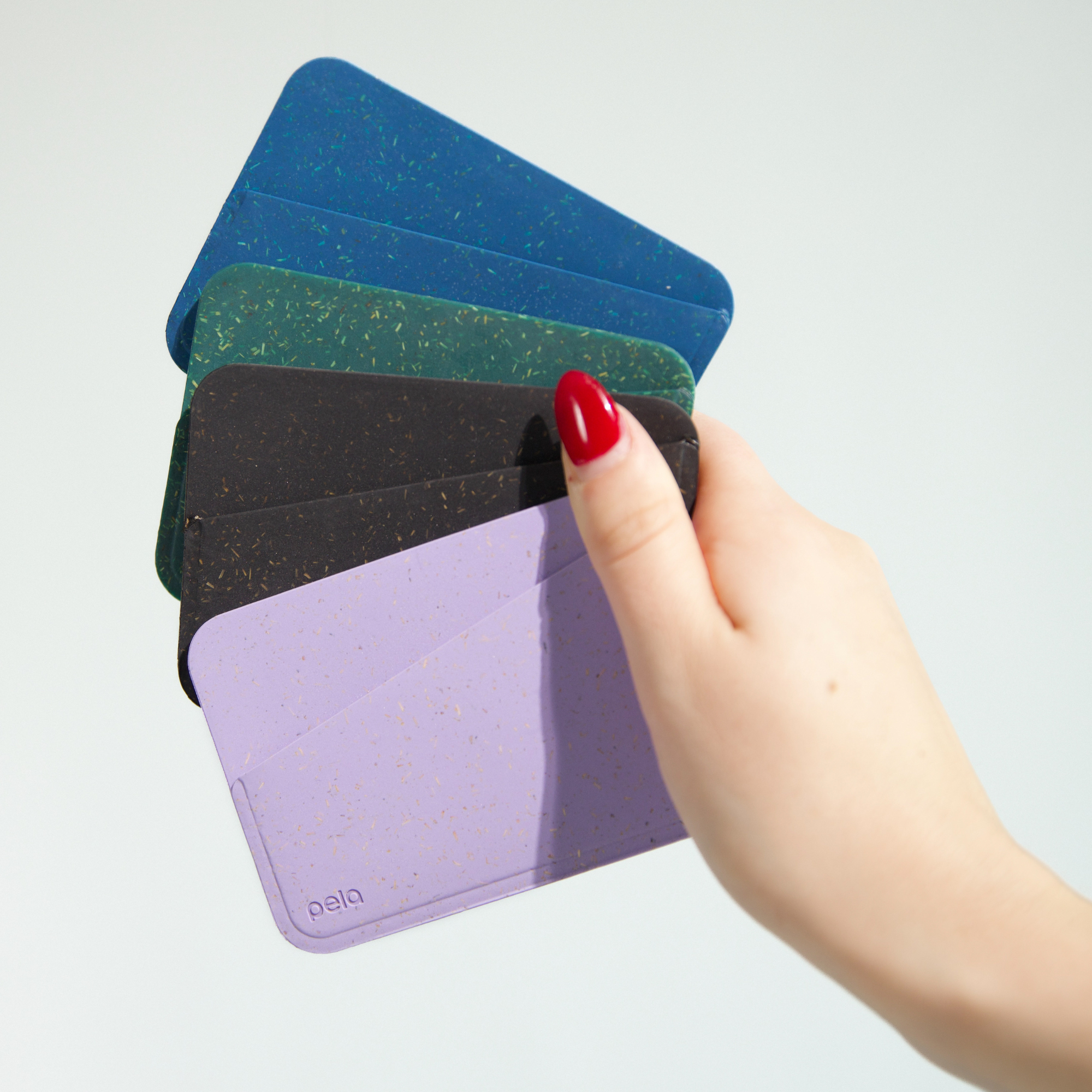 Card_Keeper_GREEN_FRONT45R