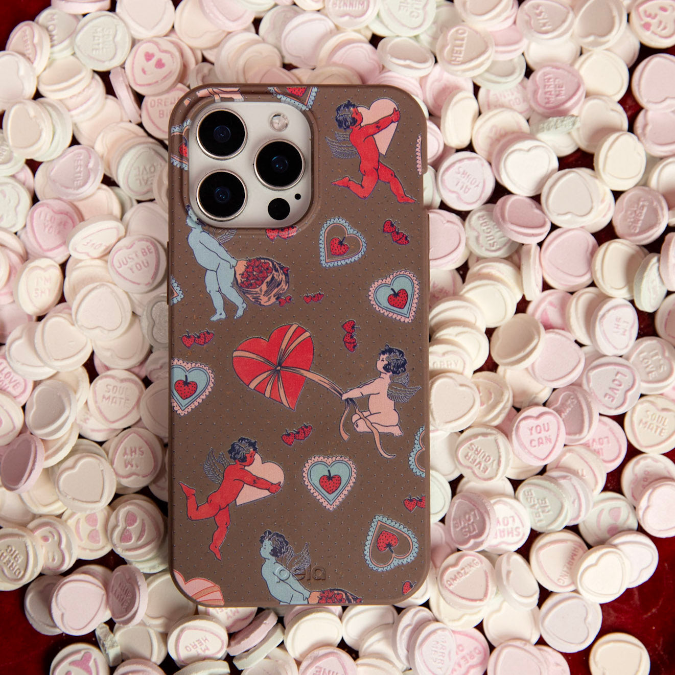 STRAWBERRY-CUPID_S23PLUS_ChocolateBrown