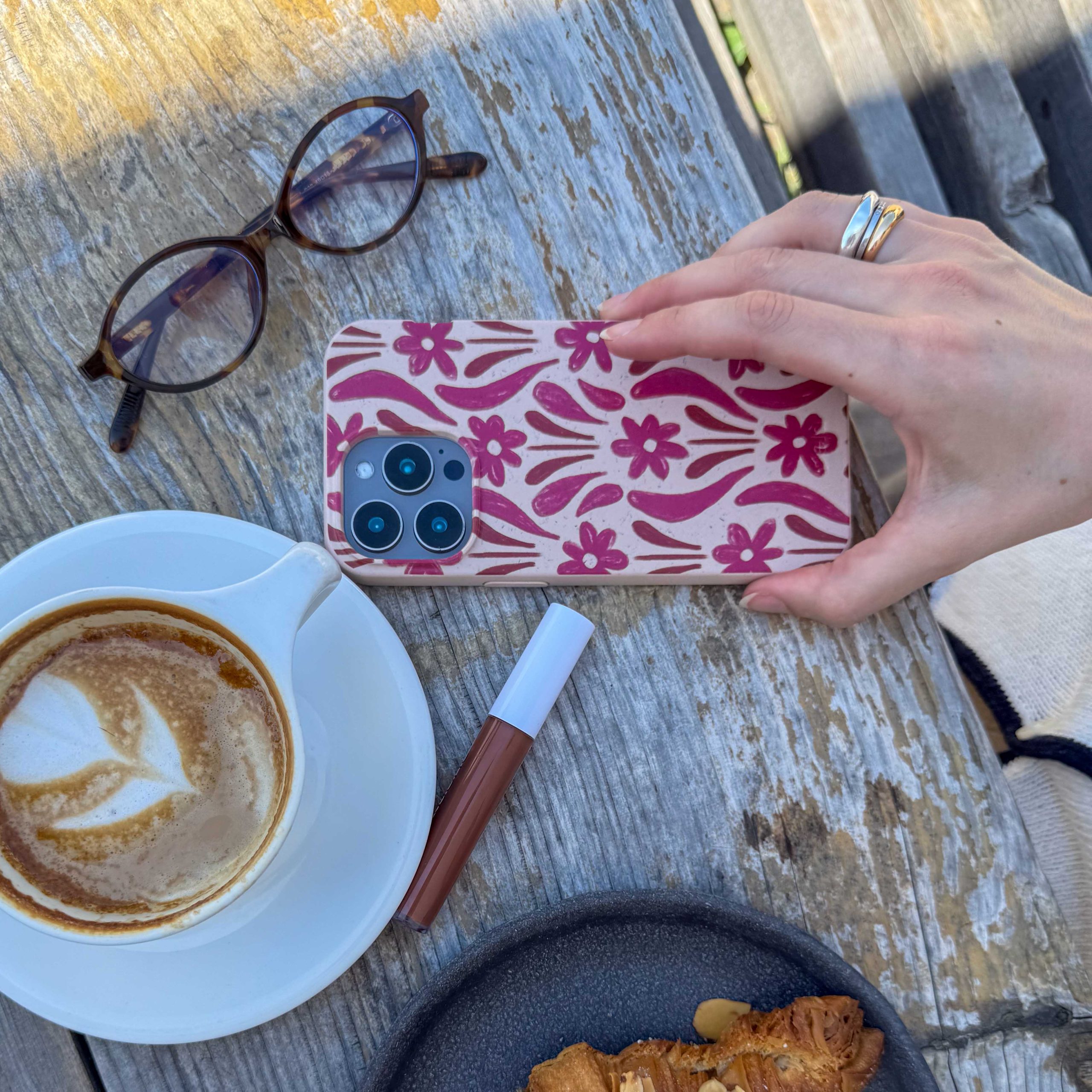 FLOWER-STACK_IP16_Seashell