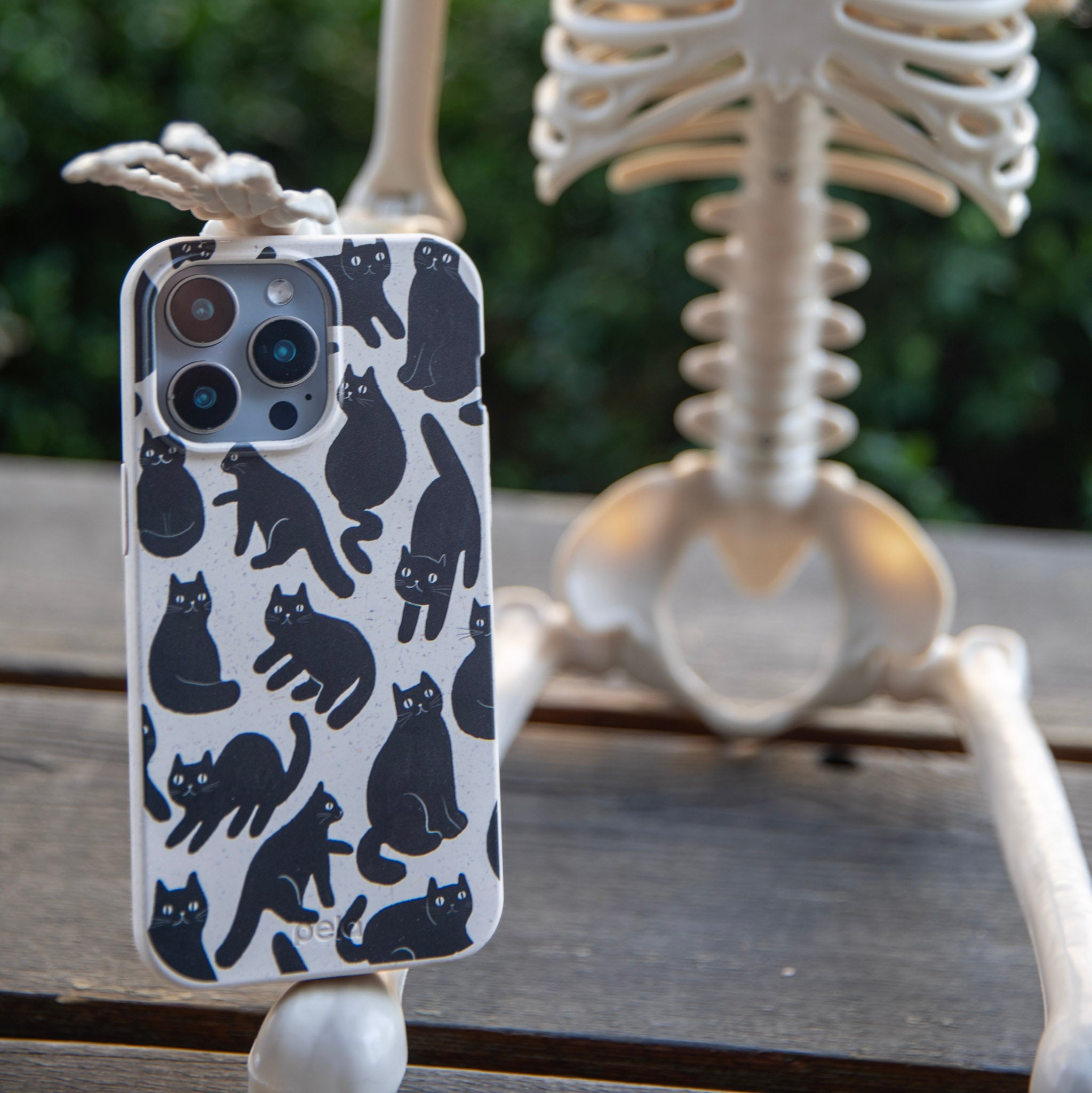 NIGHT-MEOWERS_S24_LondonFog