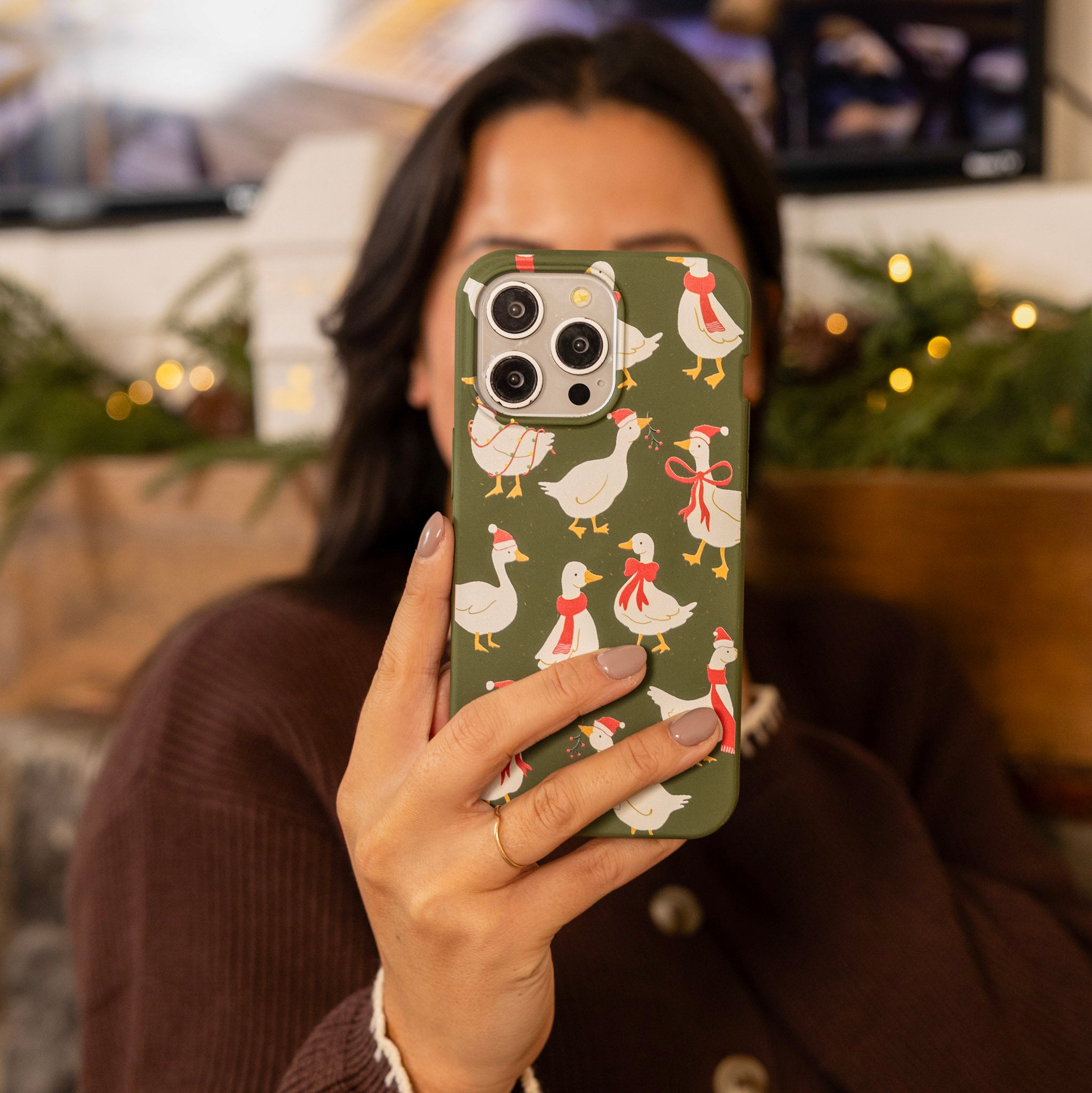 DUCK-THE-HALLS_S24ULTRA_ForestFloor